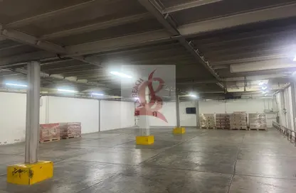 Warehouse - Studio - 1 Bathroom for rent in Umm Ramool - Dubai