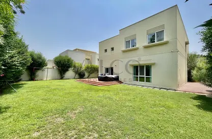 Villa - 3 Bedrooms - 4 Bathrooms for sale in Meadows 9 - Meadows - Dubai