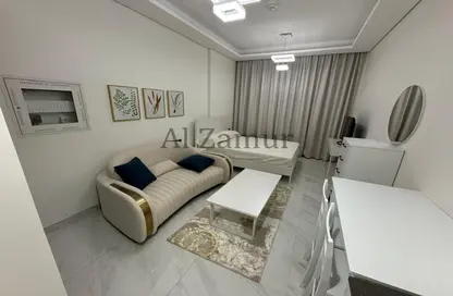 Apartment - 1 Bathroom for rent in Samana Golf Avenue - Dubai Studio City - Dubai