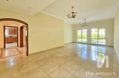 Villa - 4 Bedrooms - 5 Bathrooms for rent in Meadows 8 - Meadows - Dubai