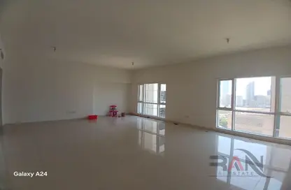 Apartment - 3 Bedrooms - 5 Bathrooms for rent in Marks and Spencer Building - Airport Road - Abu Dhabi