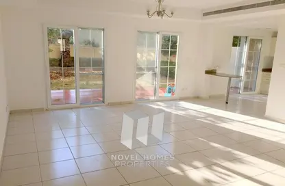 Villa - 3 Bedrooms - 4 Bathrooms for rent in Springs 14 - The Springs - Dubai