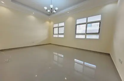 Apartment - 1 Bathroom for rent in Complex 8 - Khalifa City - Abu Dhabi