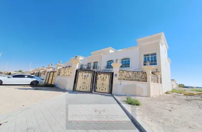 Villa - 5 Bedrooms - 6 Bathrooms for rent in Shakhbout City - Abu Dhabi