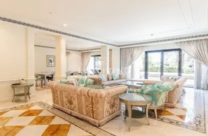 Duplex - 3 Bedrooms - 5 Bathrooms for sale in Palazzo Versace - Culture Village - Dubai