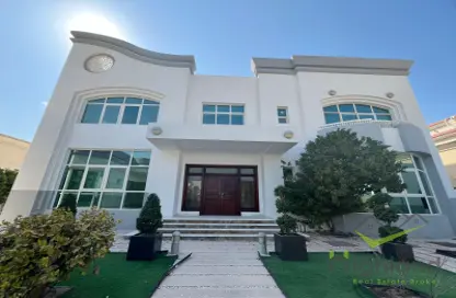 Villa - 5 Bedrooms for rent in Al Bateen - Abu Dhabi