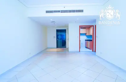 Apartment - 3 Bedrooms - 3 Bathrooms for rent in 21st Century Tower - Sheikh Zayed Road - Dubai