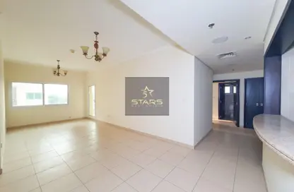 Apartment - 2 Bedrooms - 3 Bathrooms for rent in Mazaya 27 - Queue Point - Dubai Land - Dubai