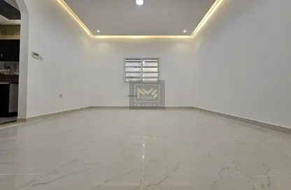 Apartment - 1 Bathroom for rent in Airport Road - Abu Dhabi