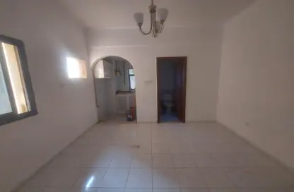 Apartment - 1 Bathroom for rent in Al Butina B - Al Butina - Sharjah