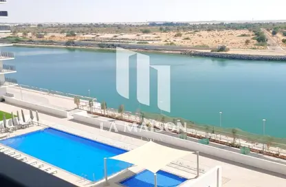 Apartment - 1 Bathroom for rent in Waters Edge - Yas Island - Abu Dhabi