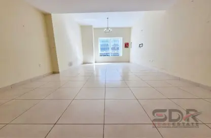 Apartment - 3 Bedrooms - 4 Bathrooms for rent in Al Khaili Tower - Khalifa Street - Abu Dhabi