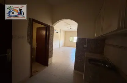 Apartment - Studio - 1 Bathroom for rent in Al Mowaihat 3 - Al Mowaihat - Ajman