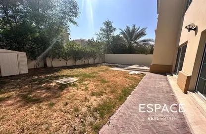 Villa - 4 Bedrooms - 3 Bathrooms for rent in Legacy - Jumeirah Park - Dubai