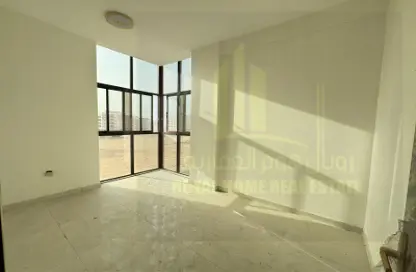 Apartment - 2 Bedrooms - 3 Bathrooms for rent in Al Jurf Industrial 2 - Al Jurf Industrial - Ajman