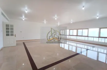 Apartment - 4 Bedrooms - 6 Bathrooms for rent in Mina Zayed - Abu Dhabi