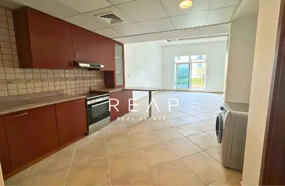 Apartment - 1 Bathroom for rent in Weston Court 2 - Weston Court - Motor City - Dubai