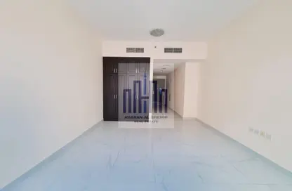 Apartment - 1 Bathroom for rent in Muwaileh 3 Building - Muwaileh - Sharjah