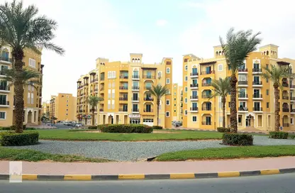 شقة - غرفة نوم - 2 حمامات للايجار في طراز إماراتي - المدينة الدولية - دبي