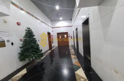 Office Space - Studio - 1 Bathroom for rent in Corniche Residence - Corniche Road - Abu Dhabi