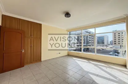 Apartment - 4 Bedrooms - 5 Bathrooms for rent in Khalifa Park - Eastern Road - Abu Dhabi