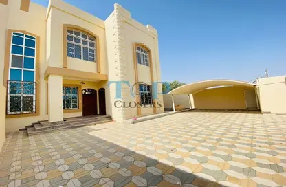 Villa - 4 Bedrooms - 5 Bathrooms for rent in Al Sarooj - Al Ain