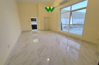 Apartment - 1 Bathroom for rent in Baniyas East - Baniyas - Abu Dhabi