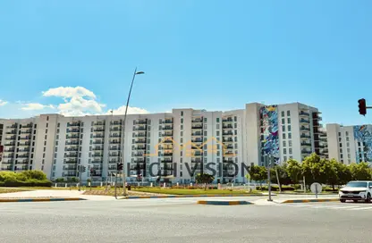 Apartment - 3 Bedrooms - 3 Bathrooms for sale in Waters Edge - Yas Island - Abu Dhabi