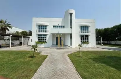 Villa - 4 Bedrooms - 4 Bathrooms for rent in Jumeirah 3 Villas - Jumeirah 3 - Jumeirah - Dubai