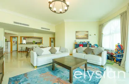 Apartment - 3 Bedrooms - 4 Bathrooms for rent in Jash Hamad - Shoreline Apartments - Palm Jumeirah - Dubai