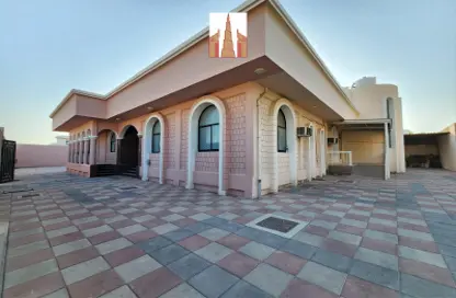 Villa - 6 Bedrooms for rent in Al Tarfa - Mughaidir - Sharjah