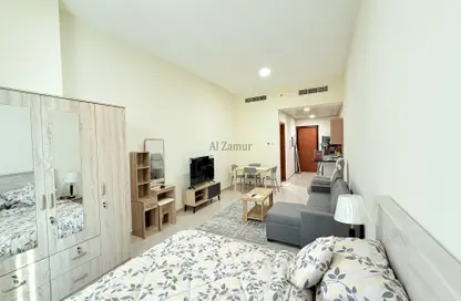 Apartment - 1 Bathroom for rent in Palace Towers - Dubai Silicon Oasis - Dubai