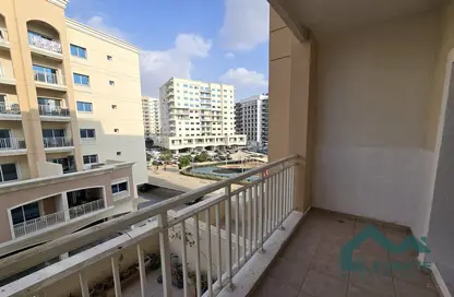 Apartment - 1 Bedroom - 1 Bathroom for rent in Mazaya 18 - Queue Point - Dubai Land - Dubai