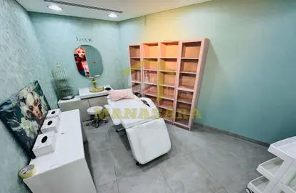 Shop - Studio - 1 Bathroom for rent in Crystal Tower - Business Bay - Dubai