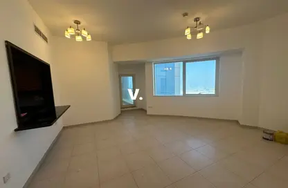 Apartment - 2 Bedrooms - 2 Bathrooms for rent in Blue Tower - Sheikh Zayed Road - Dubai