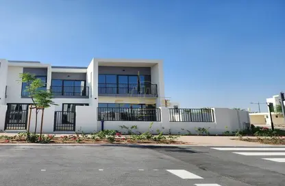 Villa - 4 Bedrooms - 5 Bathrooms for rent in Shams Townhouses - Town Square - Dubai