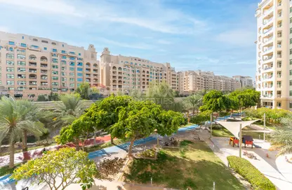 Apartment - 1 Bedroom - 2 Bathrooms for rent in Al Hallawi - Shoreline Apartments - Palm Jumeirah - Dubai