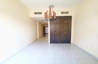 Apartment - Studio - 1 Bathroom for rent in Muwailih Building - Muwaileh - Sharjah