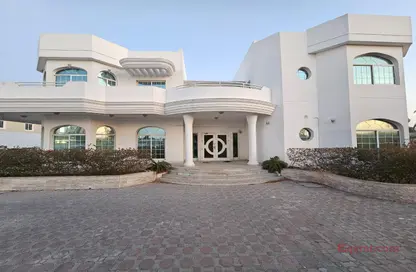 Villa - Studio - 6 Bathrooms for rent in Al Safa 1 - Al Safa - Dubai