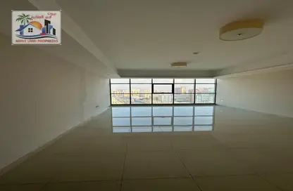 Apartment - 3 Bedrooms - 3 Bathrooms for rent in Gulfa Towers - Al Rashidiya 1 - Al Rashidiya - Ajman