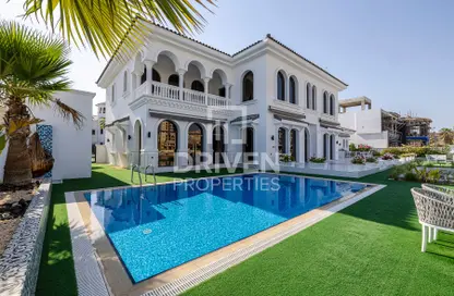 Villa - 5 Bedrooms - 6 Bathrooms for sale in Signature Villas Frond P - Signature Villas - Palm Jumeirah - Dubai