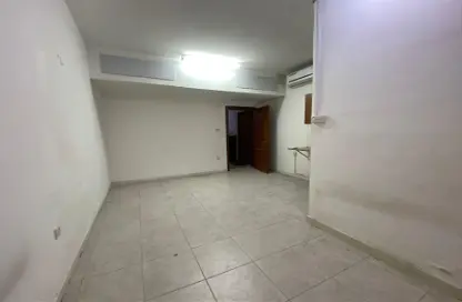 Apartment - 1 Bathroom for rent in Al Khalidiya - Abu Dhabi