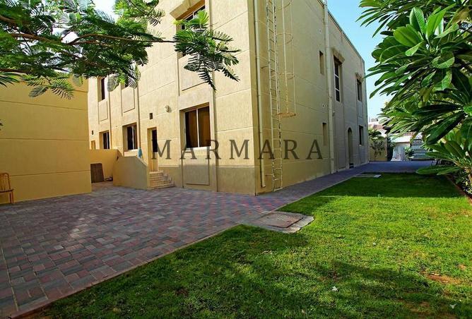 Villa - 5 Bedrooms - 5 Bathrooms for rent in Umm Suqeim 1 Villas - Umm Suqeim 1 - Umm Suqeim - Dubai