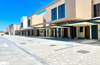 Townhouse - 3 Bedrooms - 4 Bathrooms for rent in Aldhay at Bloom Gardens - Bloom Gardens - Al Salam Street - Abu Dhabi