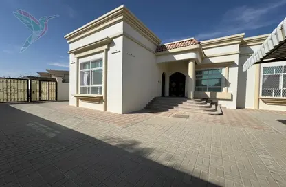 Villa - 3 Bedrooms - 5 Bathrooms for rent in Ramlat Zakher - Zakher - Al Ain