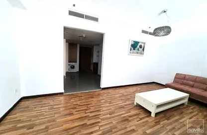 Apartment - 1 Bathroom for rent in Blue Tower - Al Majaz 3 - Al Majaz - Sharjah