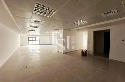 Office Space - Studio - 1 Bathroom for rent in Al Dana Tower - Danet Abu Dhabi - Abu Dhabi