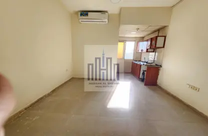 Apartment - 1 Bathroom for rent in Fire Station Road - Muwaileh - Sharjah