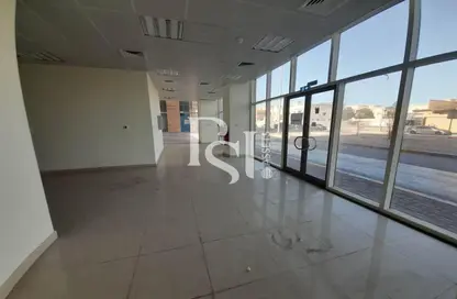 Retail - Studio - 1 Bathroom for rent in Al Nahyan - Abu Dhabi