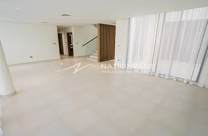 Villa - 5 Bedrooms - 6 Bathrooms for sale in West Yas - Yas Island - Abu Dhabi